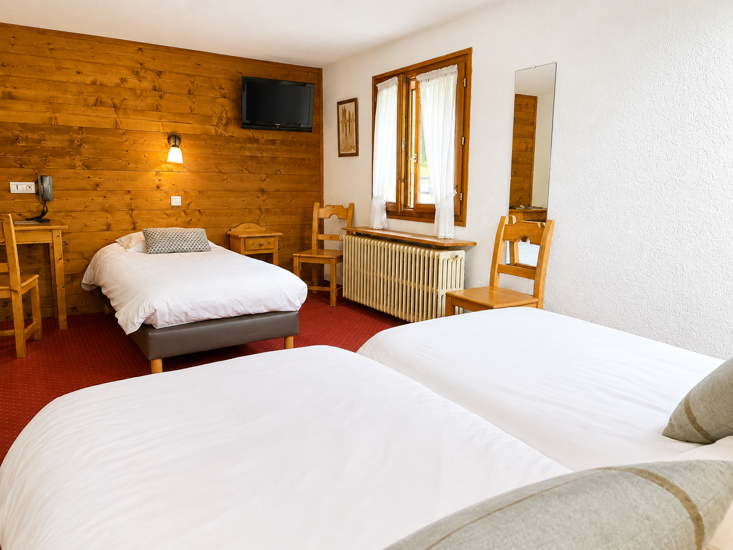 Photo – Rooms, No. 211, summer